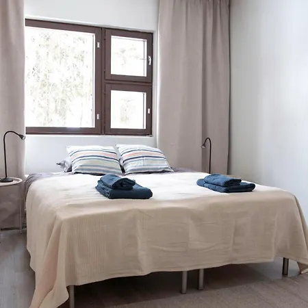 3 Bedroom With Free Parking, 6 Guests Apartament