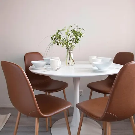 3 Bedroom With Free Parking, 6 Guests Apartament *